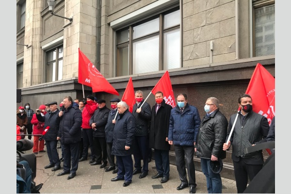 Депутаты КПРФ Госдумы высказали позицию по проекту федерального бюджета Депутаты КПРФ Госдумы высказали позицию по проекту федерального бюджета