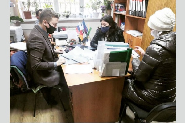 Краснодар. Коммунист-депутат городской Думы И. Шибалкин провел прием граждан Краснодар. Коммунист-депутат городской Думы И. Шибалкин провел прием граждан