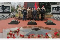 Коммунисты и беспартийные патриоты почтили память павших героев Отечества