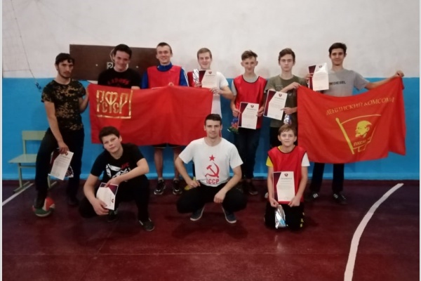 В станице Шкуринской при поддержке КПРФ прошел волейбольный турнир В станице Шкуринской при поддержке КПРФ прошел волейбольный турнир