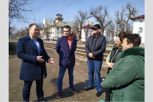 Краснодар. Коммунист-депутат Д.Коломиец встретился с жителями пос. Пашковского Краснодар. Коммунист-депутат Д.Коломиец встретился с жителями пос. Пашковского