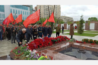 В Краснодаре активисты КПРФ и сторонники партии почтили память павших в годы войны