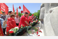 В Краснодаре активисты КПРФ и сторонники партии почтили память павших в годы войны