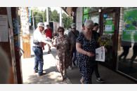 Краснодар. Активисты Карасунского отделения КПРФ проводят пикеты за спасение хлебозавода