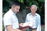 Краснодар. Активисты Западного отделения КПРФ поздравили товарища по партии с юбилеем
