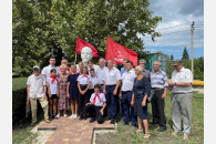 В поселке Афипском активисты КПРФ установили новый памятник В.И. Ленину