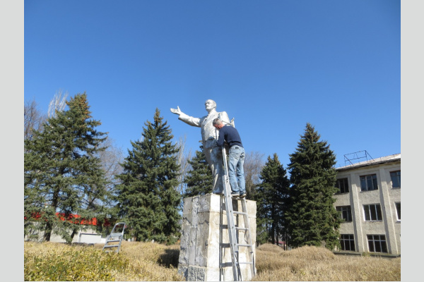 Гулькевичский район. Сельские коммунисты выступили с инициативой ремонта памятников В.И. Ленину