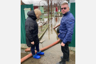 Красноармейский район. Коммунисты помогают пострадавшим от подтопления жителям