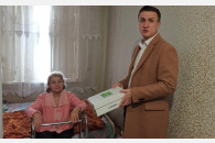 Краснодар. Коммунист-депутат И.Жилищиков оказал помощь пенсионерке из Донбасса