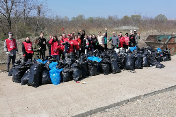В Карасунском округе Краснодара коммунисты приняли участие в субботнике В Карасунском округе Краснодара коммунисты приняли участие в субботнике
