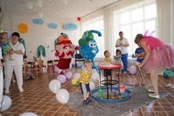 Молодые коммунисты Краснодара организовали праздник в Усть-Лабинском доме ребенка