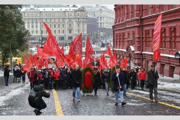 Москва. Торжественная акция в честь Дня рождения Ленинского Комсомола