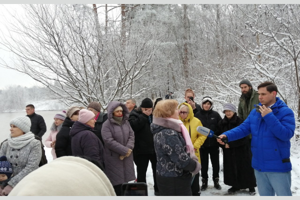 Апшеронск. Активисты помогают жителям решить проблему обрушения берега реки Пшехи