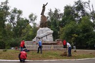 Коммунисты Краснодара приняли участие в городском субботнике